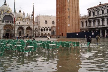 Acqua_alta_in_Piazza_San_Marco foto Wikip